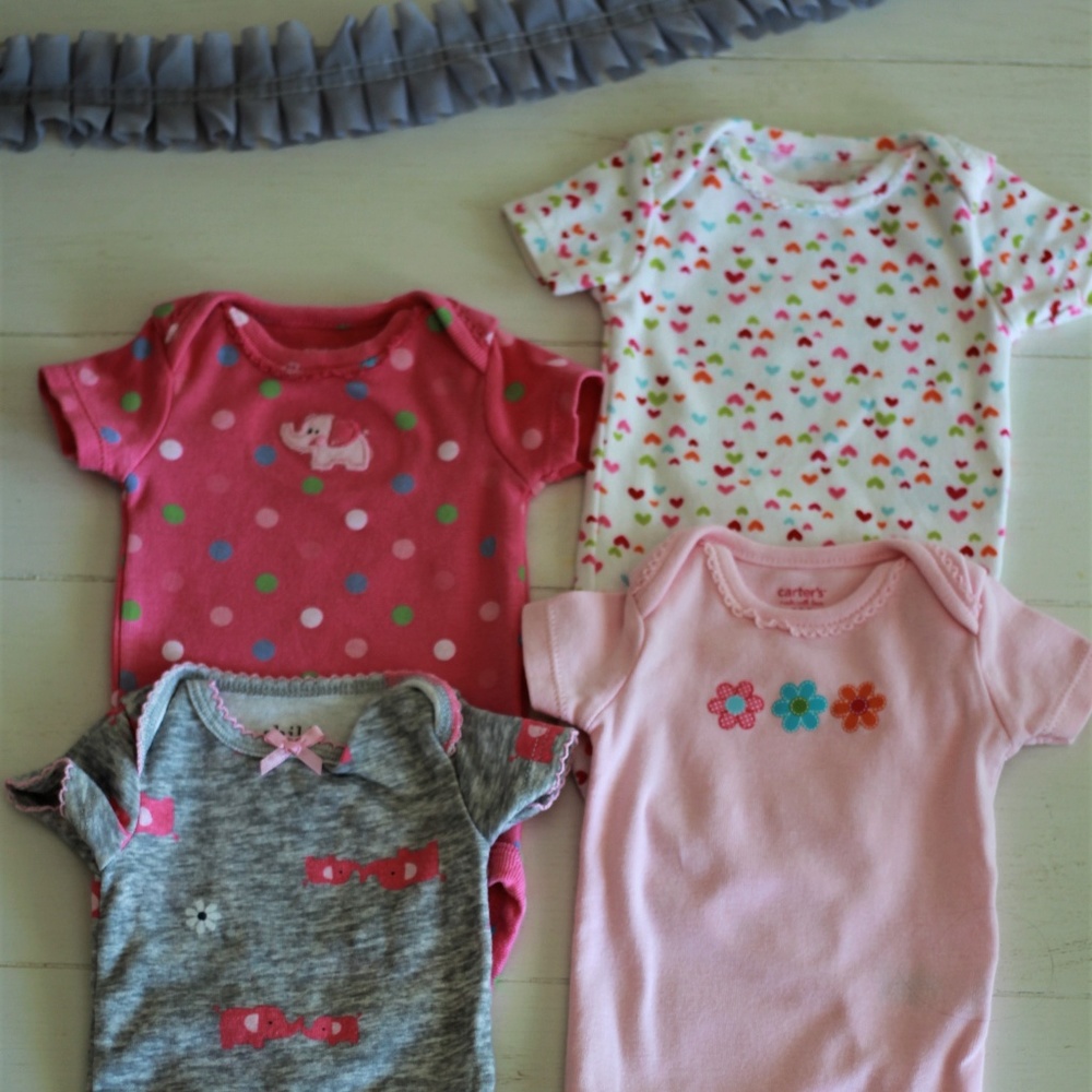 Carter’s | 4 Piece Onesie Set